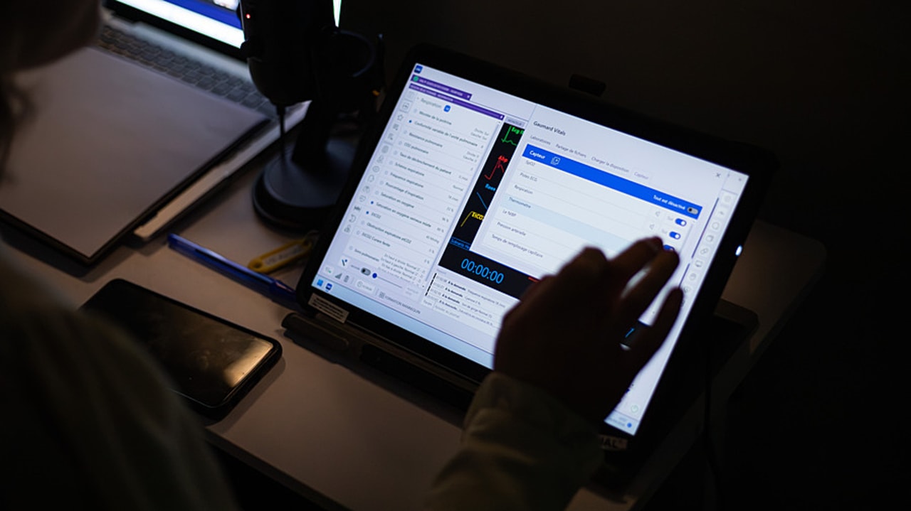 Malgré l'abondance de travail à mener, ANS et Anssi se disent "optimistes" sur son application dans les années à venir. (Lucie Morel/Hospimedia)