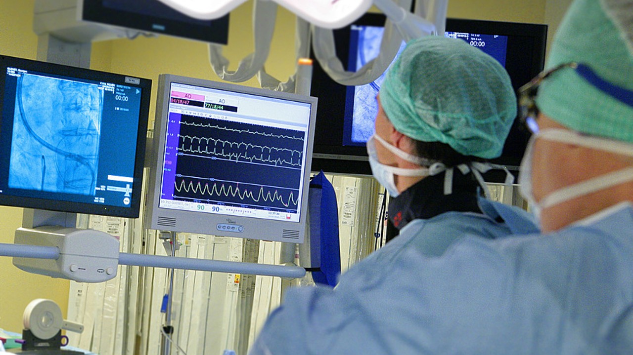 Près de 85% des patients interrogés se déclarent favorables à l'installation d'un système d'enregistrement au bloc opératoire, principalement pour renforcer la sécurité et la transparence des soins. (Chassenet/BSIP)