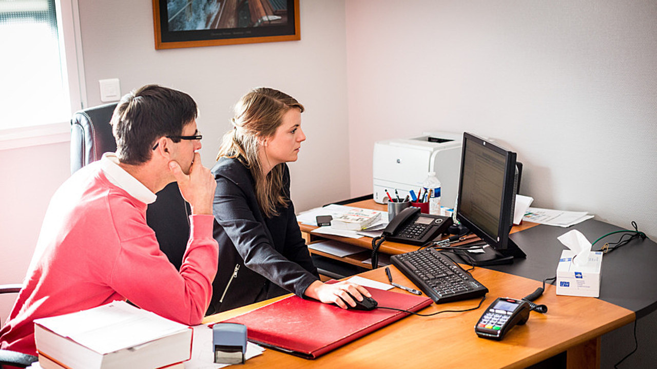 L'ARS Centre-Val de Loire a choisi d'ouvrir 104 postes pour 97 docteurs juniors attendus, en privilégiant des territoires moins bien dotés en médecin afin de "sécuriser l’équilibre territorial". (Garo/Phanie)