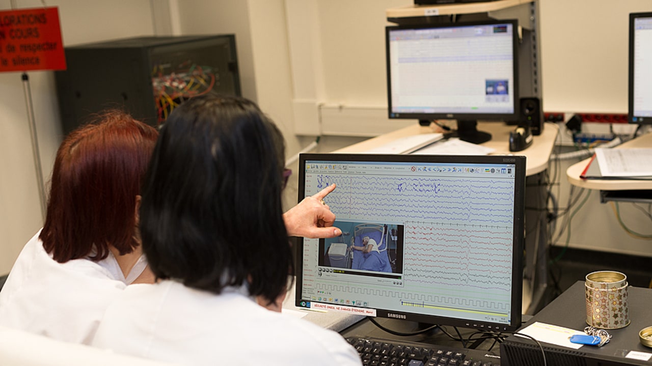 Un binôme médico-soignant analysera les causes de maintien indu des patients en hospitalisation. Les résultats de l'enquête alimenteront les contrats de performances et les trajectoires financières dès 2027. (A. Noor/Image Point FR/BSIP)