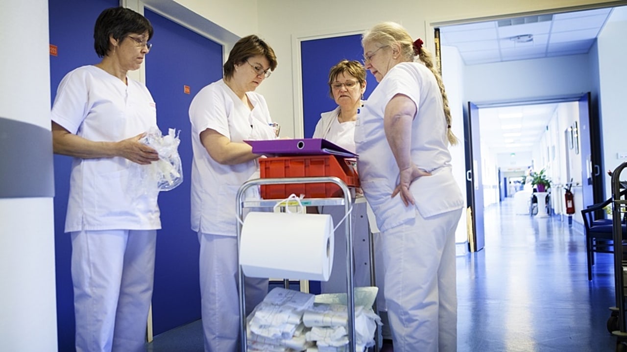 La société savante de soins palliatifs défend la démarche de non-abandon des patients et réaffirme que l'aide à mourir n'est pas un soin palliatif. (Amélie Benoist/Image point FR/BSIP)