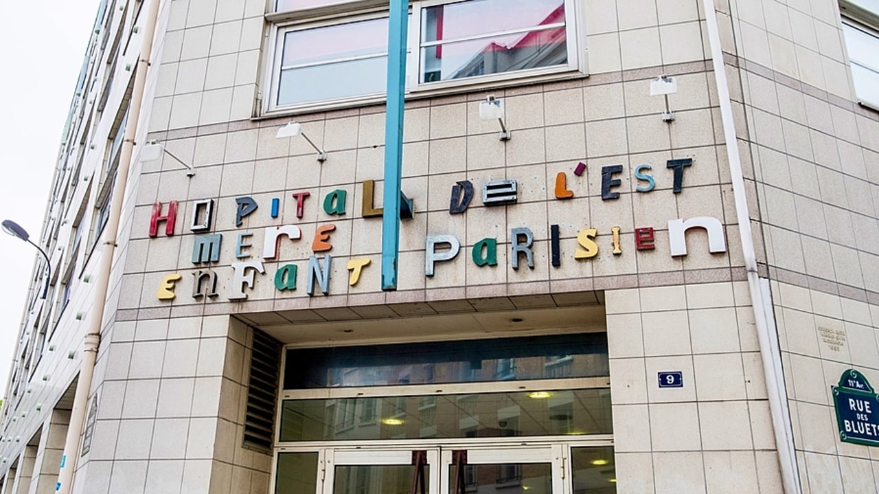 L'hôpital mère-enfant de l'Est-parisien, qui épaule les mères en difficultés psychiques et leurs enfants en hospitalisation complète ou accueil de jour, sera repris conjointement par la fondation hôpital Saint-Joseph, la Fondation santé service, l'association hôpital Saint-Camille et l'opérateur mutualiste Vyv 3. (Garo/Phanie)