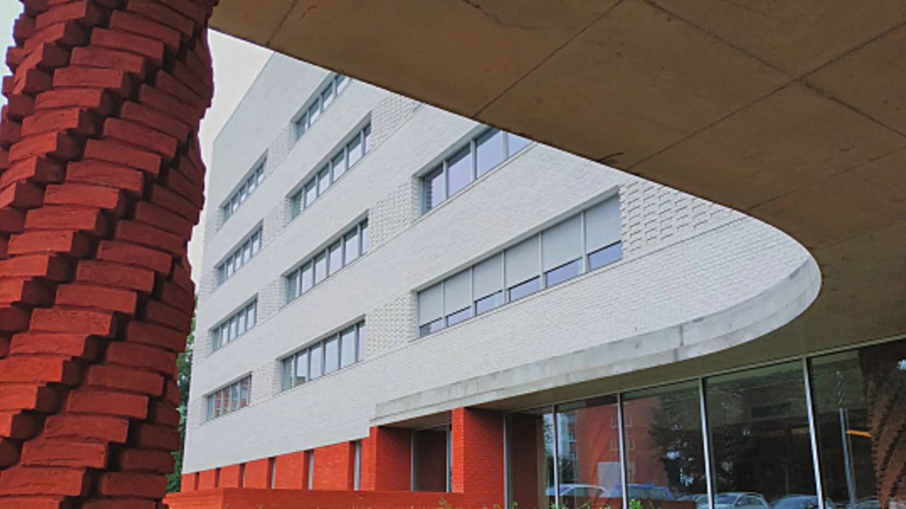 Il réunit sur 7 000 m², plus de 250 chercheurs. (Oncolille)