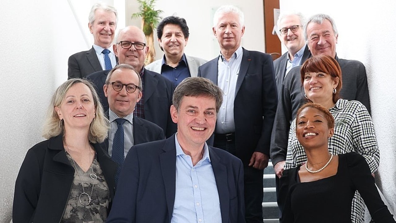 Le président de la CSMF, Franck Devulder, est entouré d'un nouveau bureau. (Philippe Chagnon/Cocktail Santé)