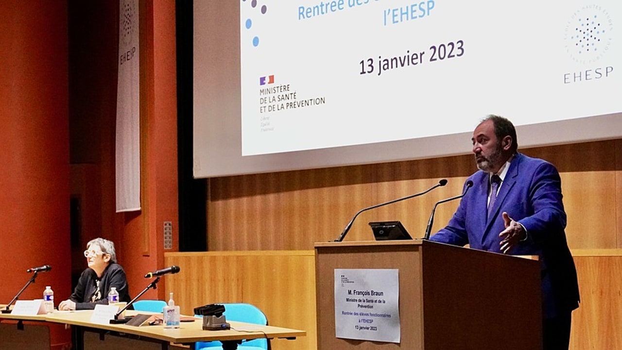 Pour mener à bien la transformation du système de santé à l'échelon des territoires, François Braun a appelé sur le terrain ses futurs manageurs à "à embarquer avec [eux], à concerter, à convaincre... et plus seulement à décider". (EHESP)