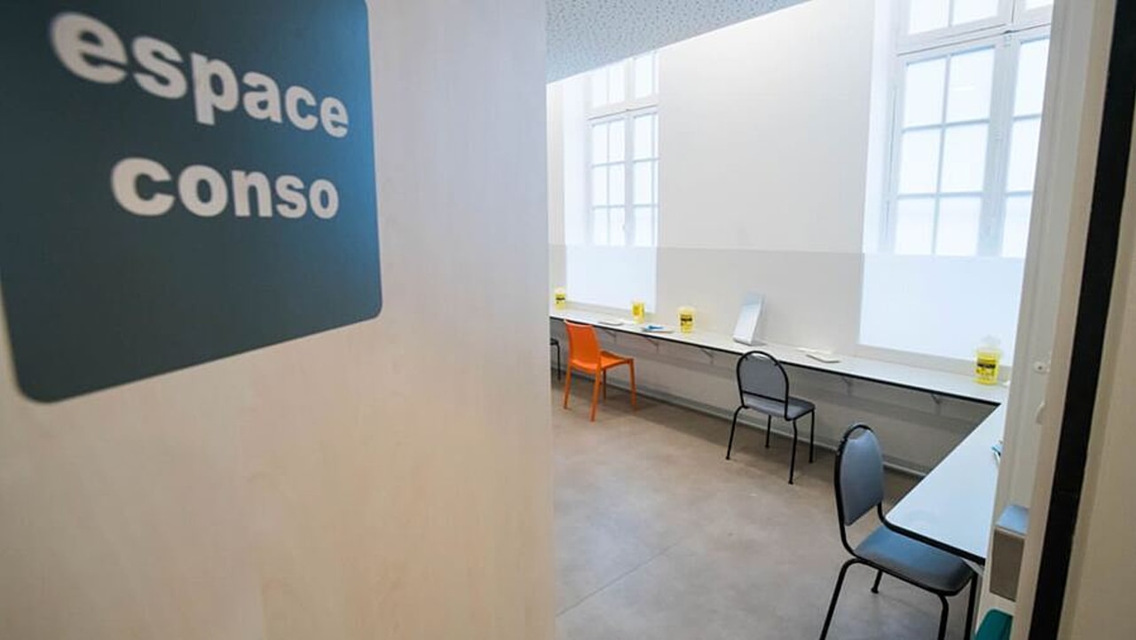 Les haltes soins addictions, dont la pérennisation est très attendue par les acteurs de la réduction des risques, devraient encore être expérimentées pendant deux ans. Le Gouvernement souhaite temporiser avant de statuer sur l'avenir de ces dispositifs. (Voisin/Phanie)