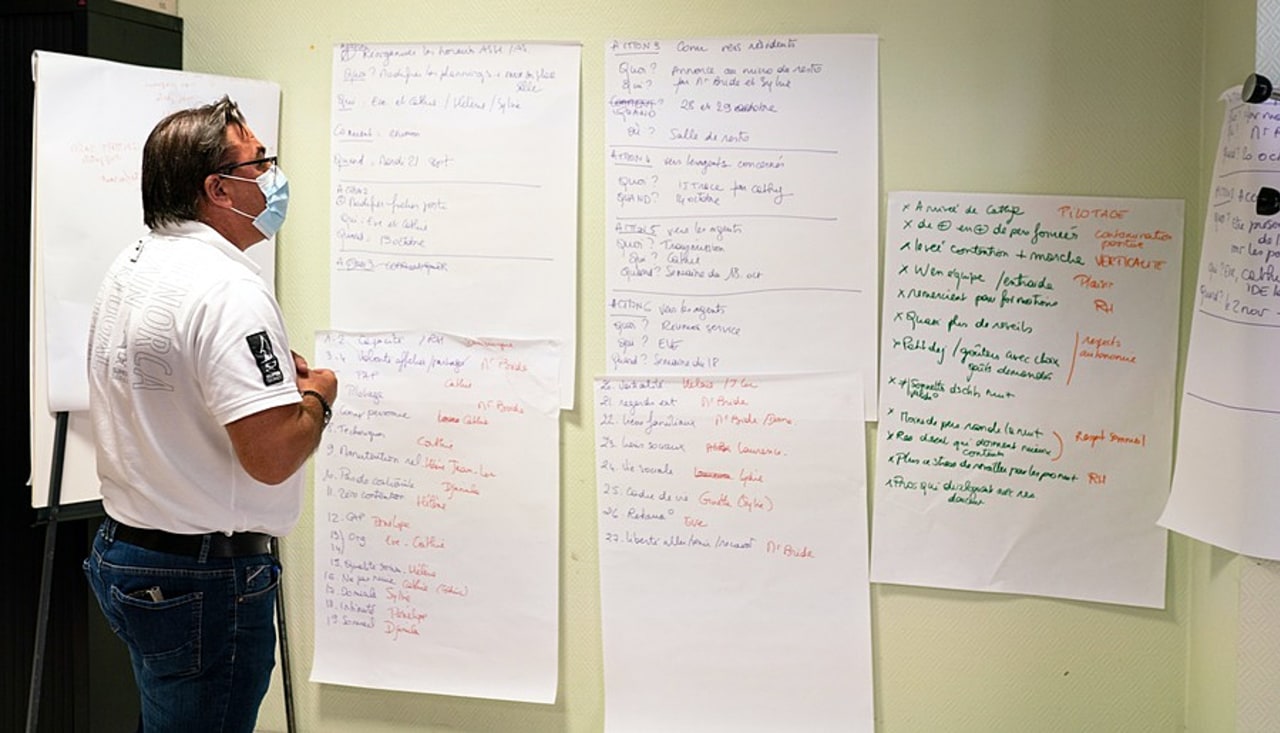 Selon une enquête de l'ADH, le fait de concilier vie privée et vie professionnelle s'avère un sujet de préoccupation pour plus de 96% des directeurs mais quant il s'agit d'eux-mêmes, près de 47% avouent n'y parvenir que rarement. (Morcillo/BSIP)