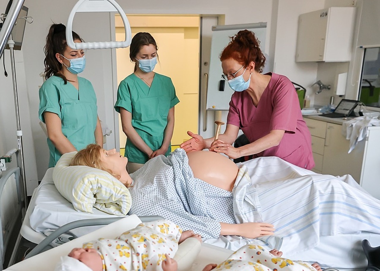 Le Gouvernement lance un plan associant la périnatalité et la fertilité