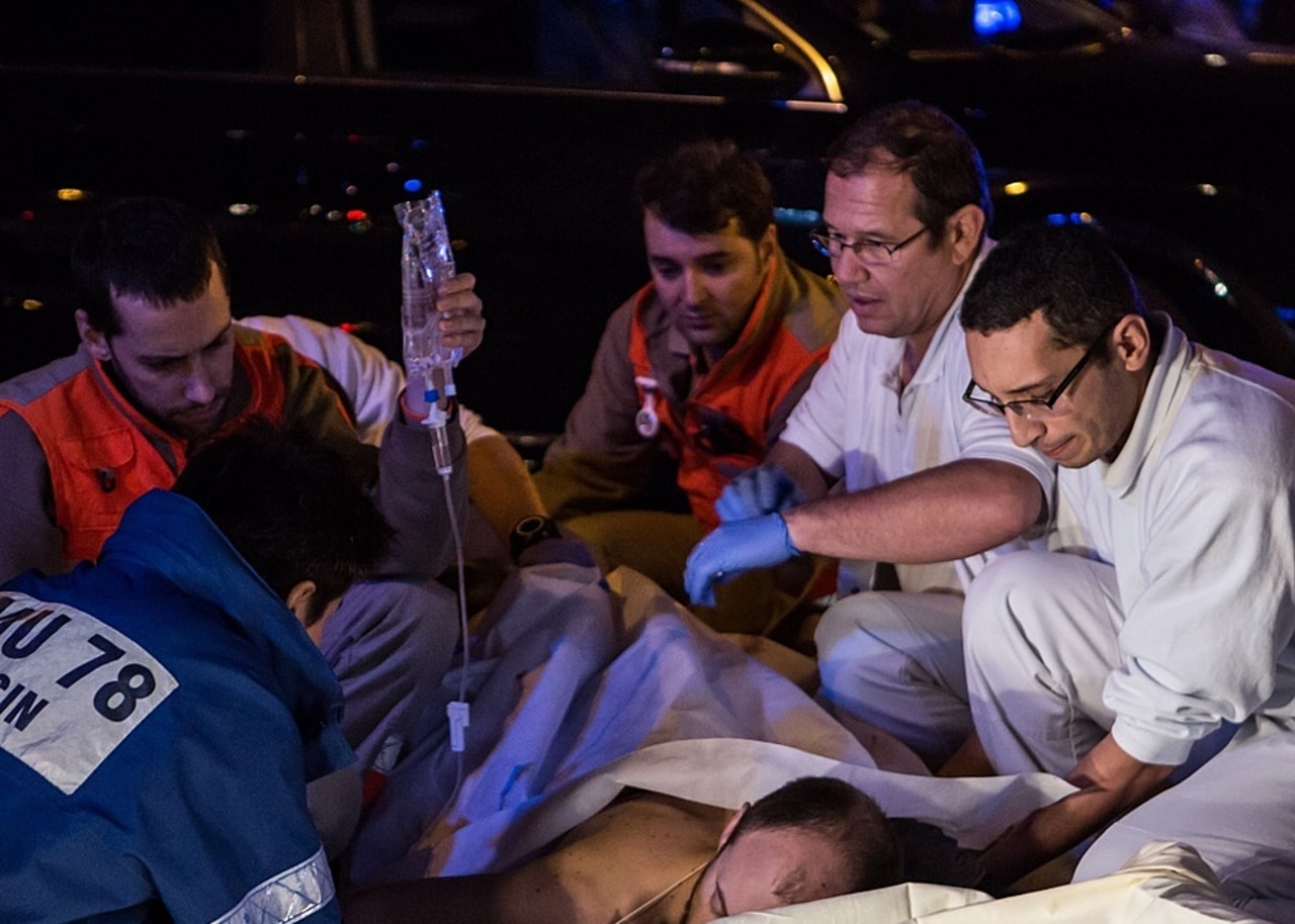 C'est à la suite des attentats de novembre 2015 à Paris et Saint-Denis que les pouvoirs publics ont entrepris la création du système d'information pour le suivi des victimes. Sa doctrine d'utilisation entend homogénéiser les pratiques. (Geai Laurence/Sipa)