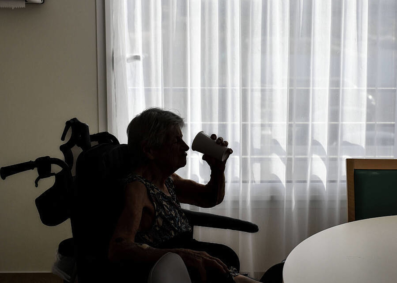Les établissements de santé et médico-sociaux devraient s'équiper d'espaces de proximité végétalisés, frais, rafraîchis, ventilés (pose de volets, ombrages, ventilateurs de plafond (brasseurs d'air) en priorité, estime le Haut Conseil pour le climat. (Ugo Amez/Sipa)