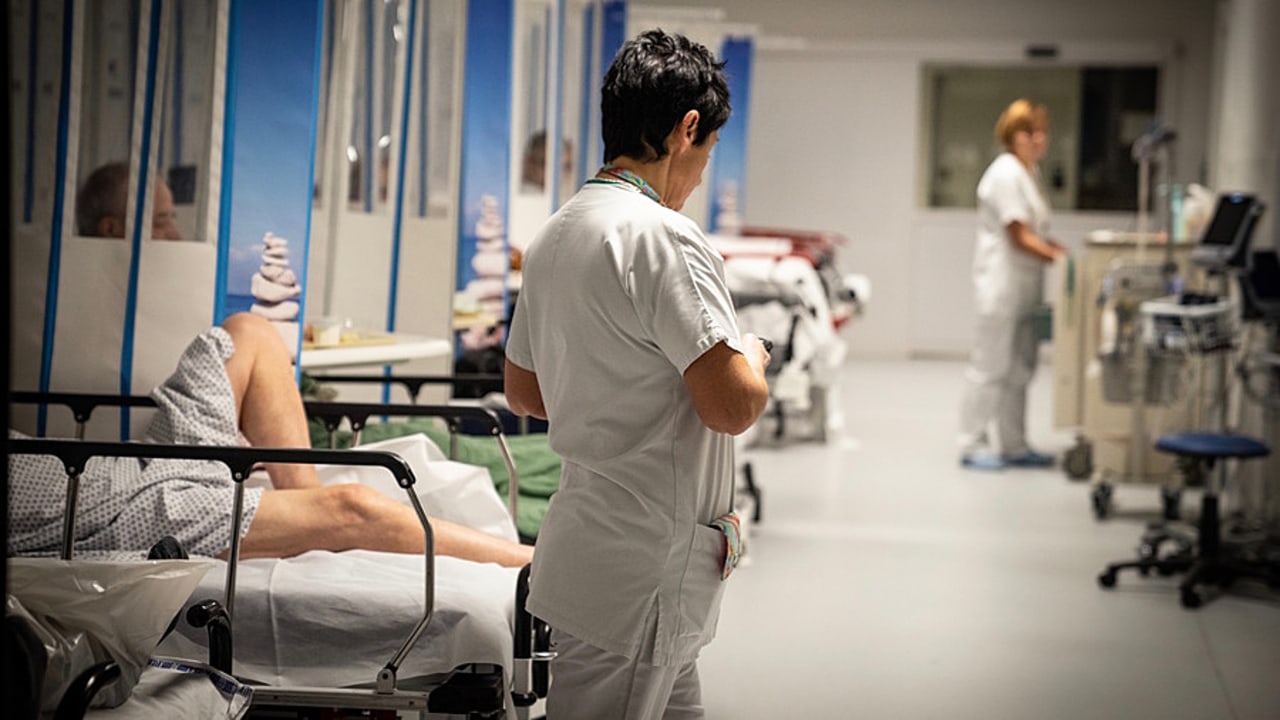 Autorisation écrite du directeur, consentement des patients... La présence de la presse, d'autant plus télévisée, dans les services d'un hôpital ne peut se faire à l'improviste.