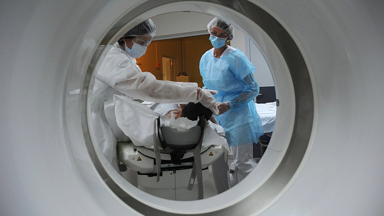 Les pôles d'imagerie des CHU réalisent entre 8 et 9 millions d'actes par an. Tous les patients hospitalisés pour cause de Covid-19 ont été diagnostiqués et suivis par imagerie. (Pascal Bachelet/BSIP)