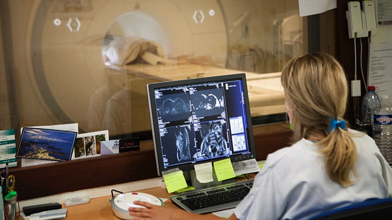 Ce contrat de location-maintenance est un changement de paradigme dans la gestion des équipements de radiologie et de médecine nucléaire de l'AP-HM. (Amélie Benoist/BSIP)