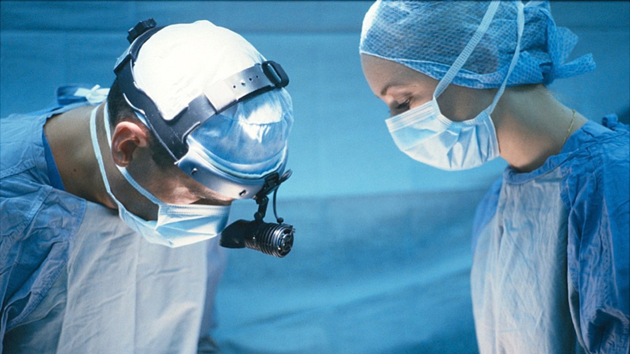 La FHP demande une hausse des tarifs hospitaliers de 10% en 2021, nécessaire pour couvrir notamment les revalorisations salariales prévues dans le Ségur de la santé et les investissements. (Villareal/BSIP)