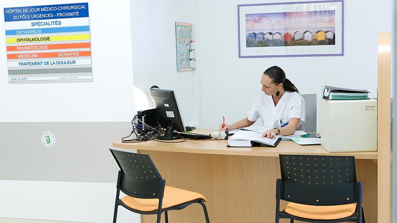 La clarification des règles de facturation de l'hospitalisation de jour s'accompagne de la création d'un mécanisme national opposable de rescrit tarifaire censé clore les conflits entourant les contrôles T2A. (B. Boissonnet/BSIP)