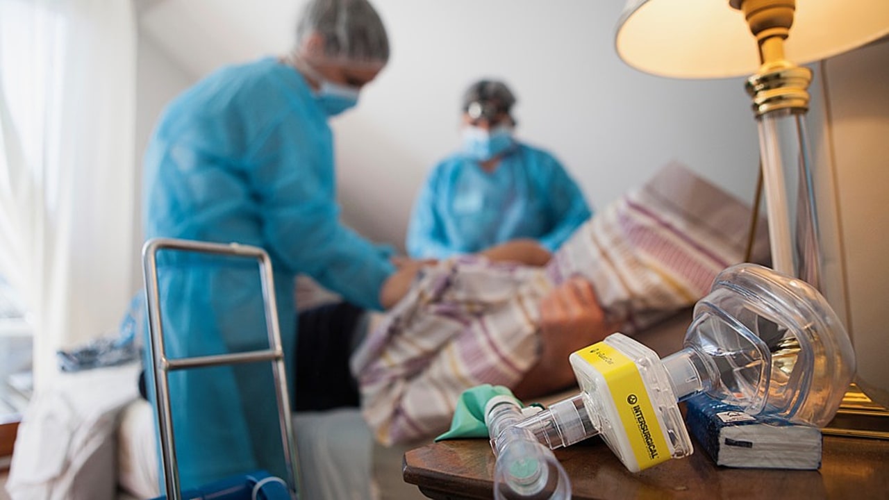 La Fnehad demande aux directeurs d'ARS d’intégrer pleinement les structures d’HAD aux côtés de l'ensemble des acteurs dans l'organisation des soins. (Amélie Benoist/BSIP)