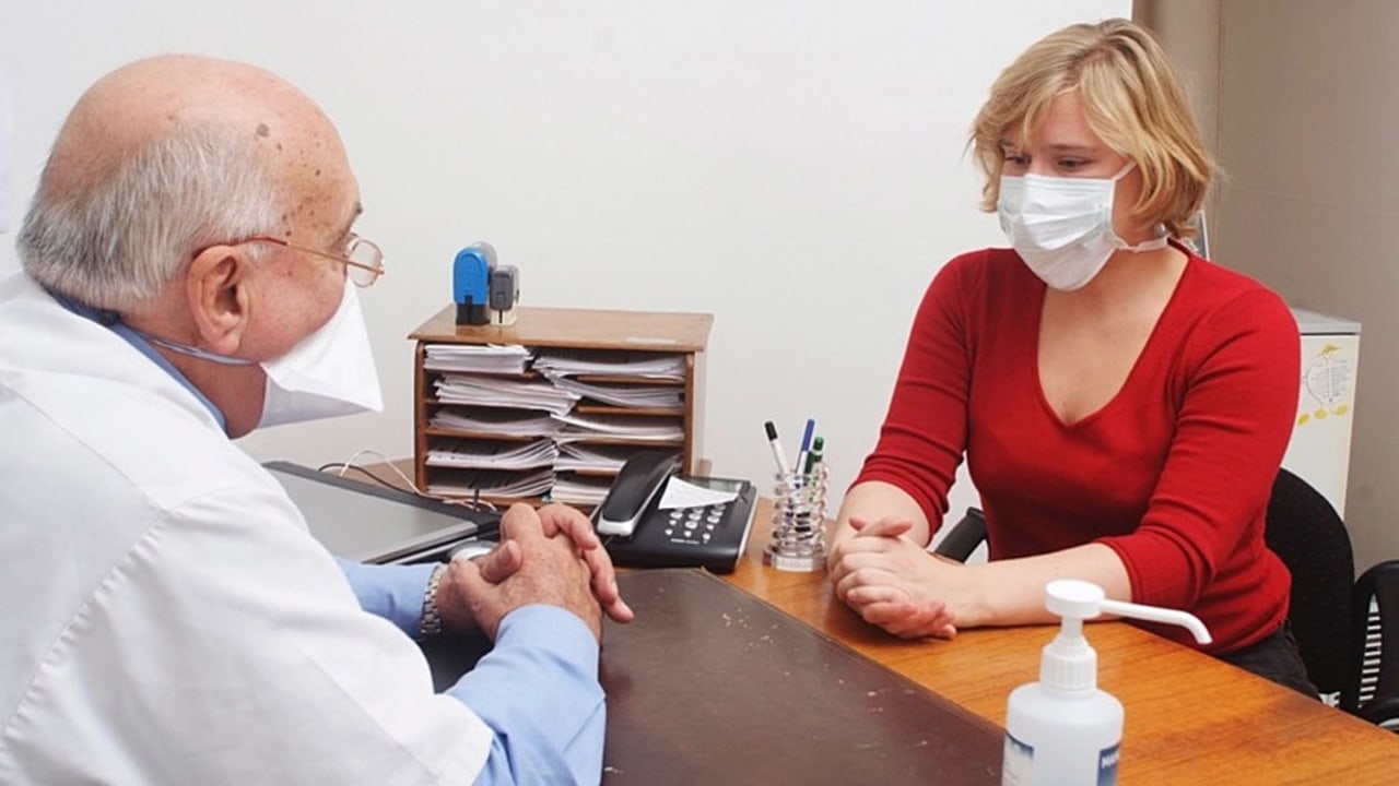 Les professionnels de santé libéraux sont mobilisés dans la gestion de crise et joueront un rôle crucial pour la suite. (Humbert/BSIP)