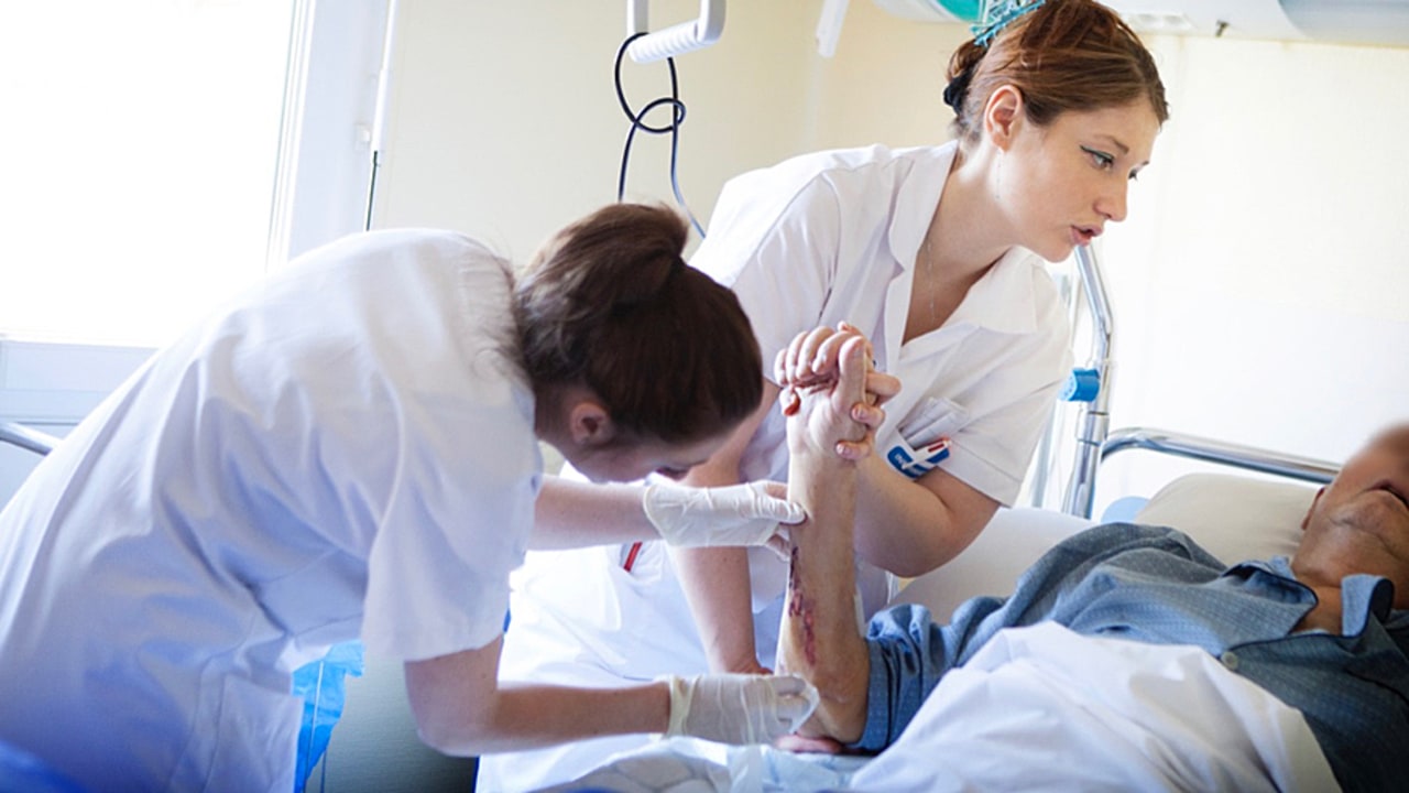 Avant la crise Covid-19, le précédent plan des soins palliatifs a permis de renforcer les unités spécialisées, comme ici à Briis-sous-Forge, avec l'ouverture de 40 postes médicaux supplémentaires chaque année. (Amélie Benoist/BSIP)