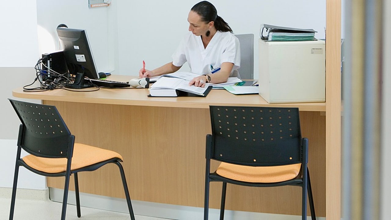 La question des renforts dans les établissements médico-sociaux reste sensible (B. Boissonnet/BSIP)