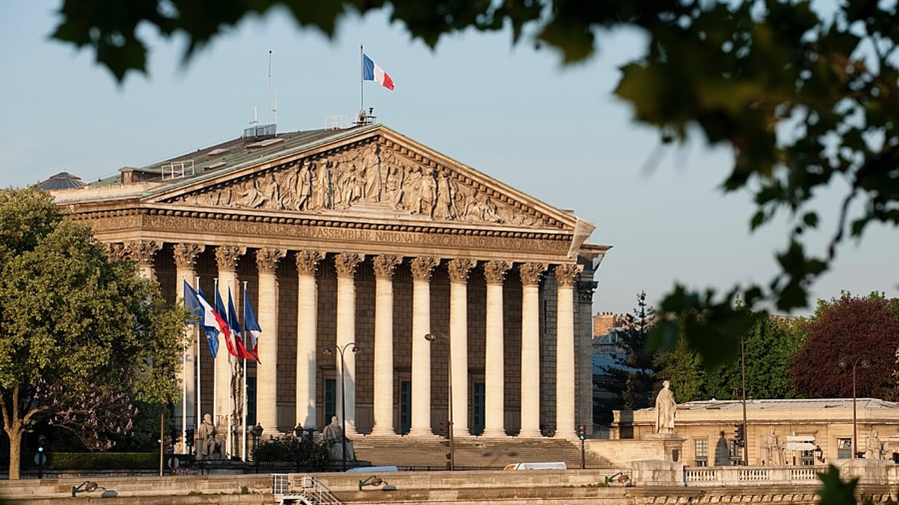 Le projet de loi prévoit la poursuite des SI Covid et de la conservation des données jusqu'au 1er avril 2021. (Assemblée nationale)
