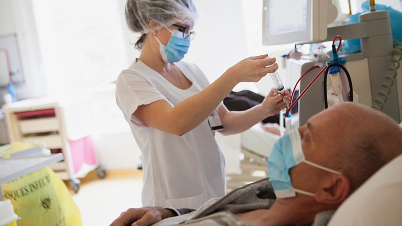 Des travaux sont engagés pour mettre en place la forfaitisation de la dialyse. La mise en œuvre est attendue en 2021-2022. (Amélie Benoist/BSIP)