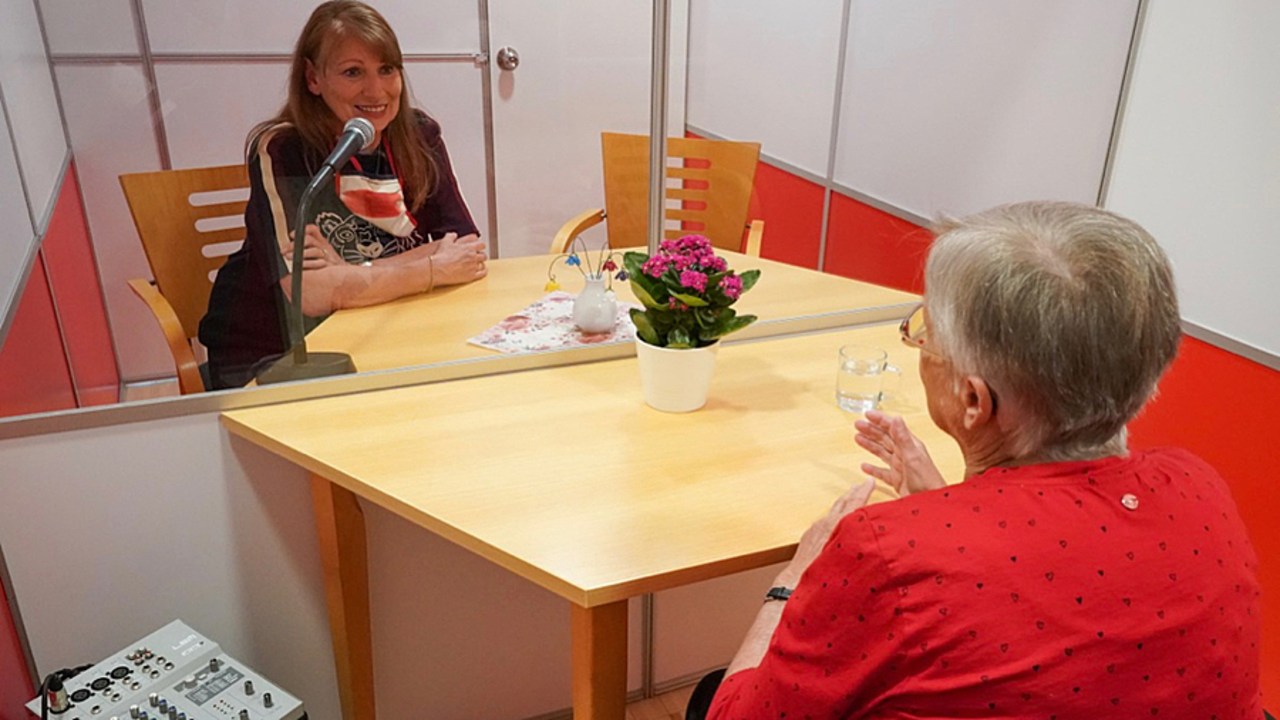 Les visiteurs s'engagent à ne prendre aucun risque sanitaire avant d'entrer en Ehpad. (DPA Picture Alliance/BSIP)