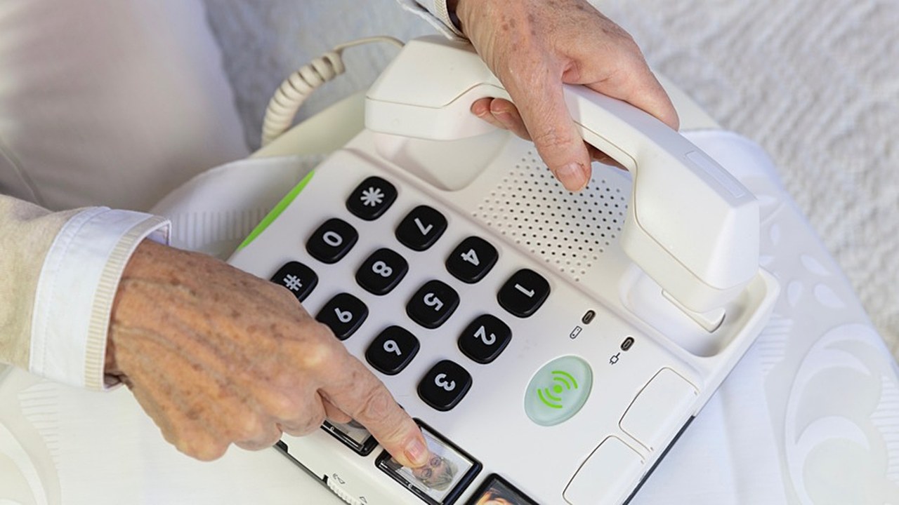 Malgré les difficultés techniques d'adressage, plus de 13 400 appels ont été enregistrés entre juin et novembre sur la plateforme, soit 79 appels par jour en moyenne. (Collanges/BSIP)