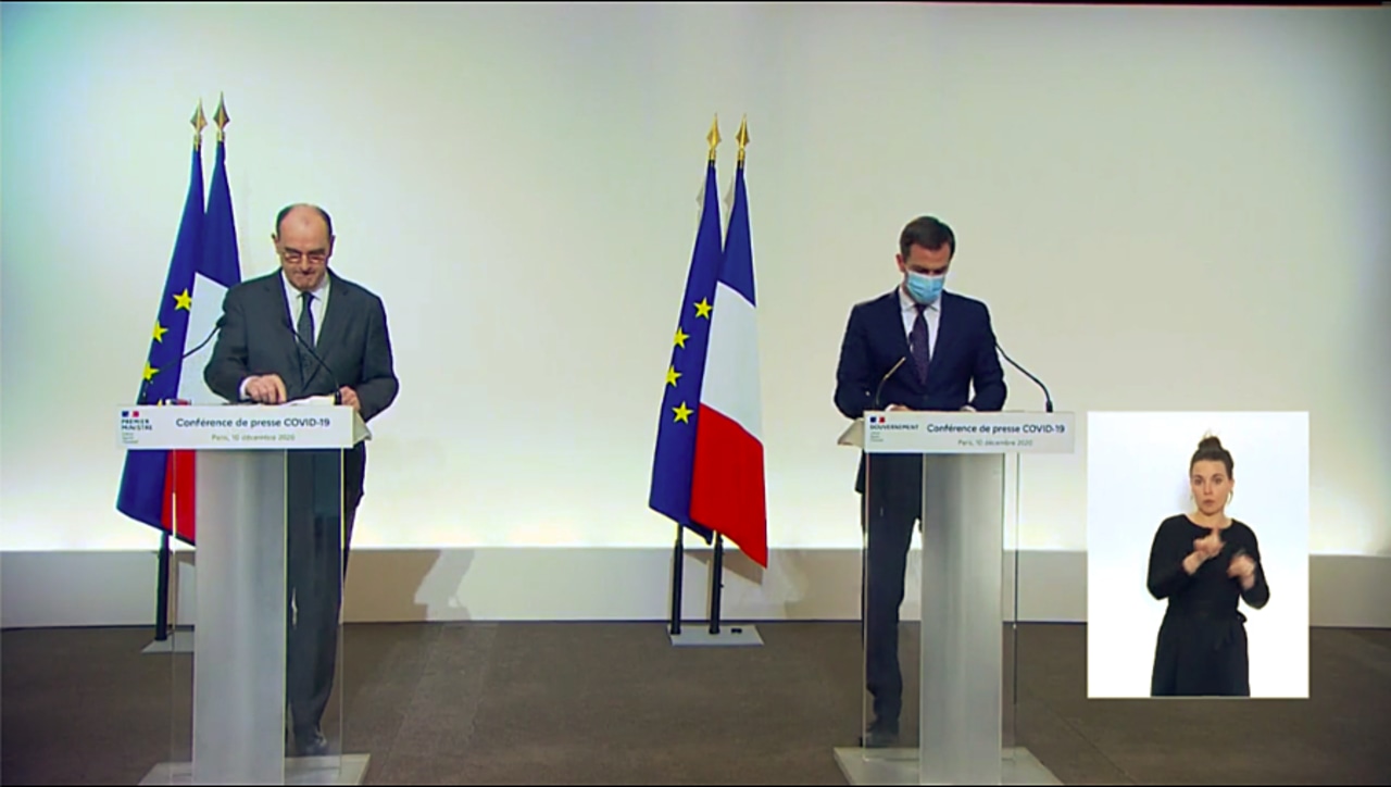 Olivier Véran et Jean Castex ont détaillé les quatre piliers de la version améliorée de la stratégie tester-alerter-protéger lors d'une conférence de presse, ce 10 décembre. (Capture d'écran)