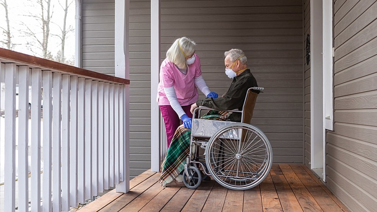 La branche de l'aide à domicile représente 250 000 salariés et 70% de l'activité auprès des publics les plus fragiles. (Tetra/BSIP)