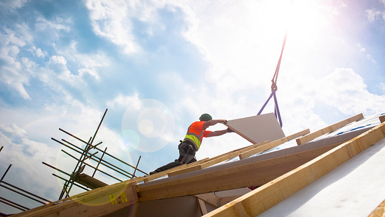 Pour déployer le plan d'investissement immobilier, la CNSA parie sur une approche en deux temps : la délégation rapide de crédits et une réflexion de fond sur la transformation de l'offre. (BSIP/Cultura/Image source)