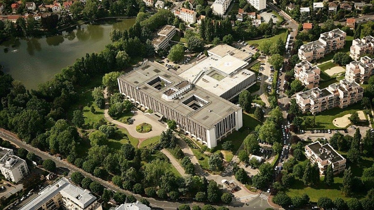 À l'horizon 2025, le nouvel hôpital Marie-Lannelongue rouvrira ses portes sur un nouveau site distant de près de 3 km de son positionnement actuel (photo ci-dessus). Il comprendra 250 lits répartis sur 38 000 m2 et 7 niveaux. (GHPSJ)