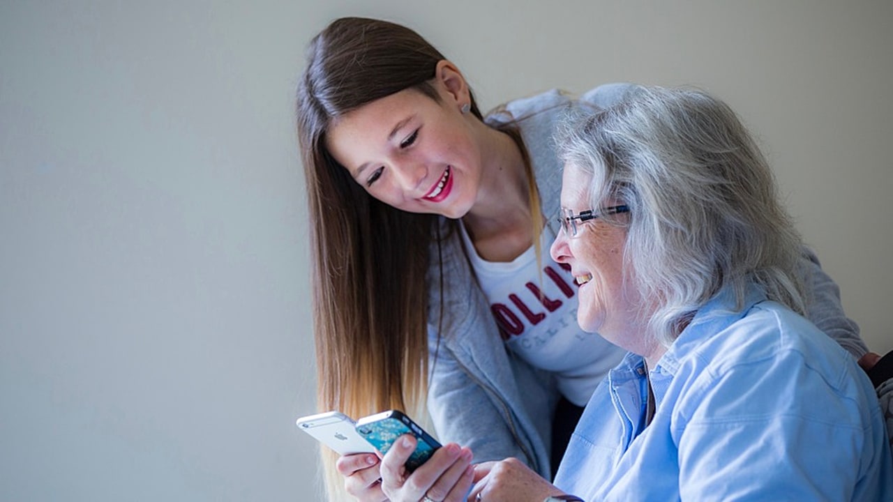 Un an après la remise de son rapport de 90 propositions pour défendre les droits des âgés, la députée Audrey Dufeu-Schubert présente une proposition de loi. (SPL/BSIP)