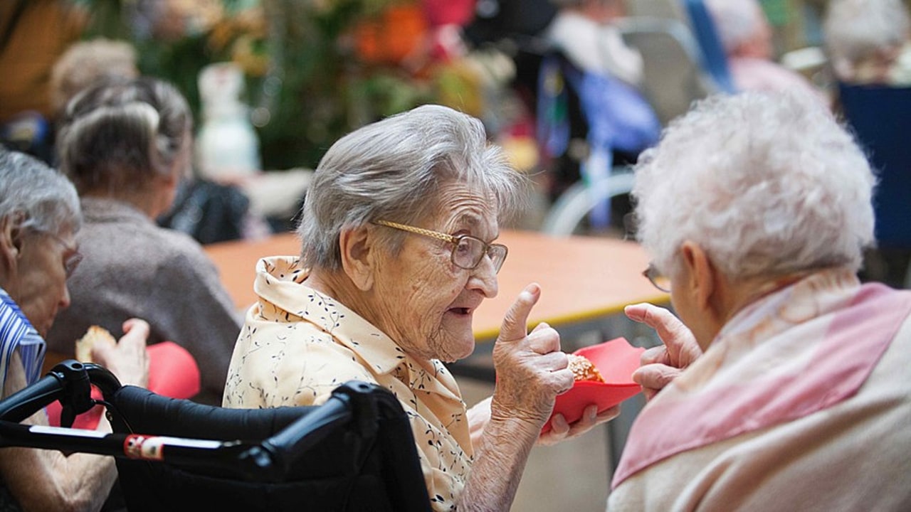Pour la Fnadepa, une réforme profonde de l'accompagnement des personnes âgées passe par ses 25 propositions. (Amélie Benoist/BSIP)