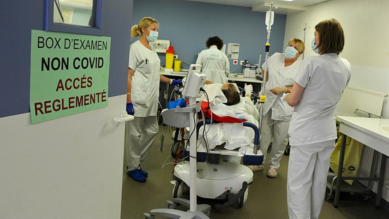 La revalorisation des grilles de rémunération s'ajoutera à l'augmentation pérenne de 183 € accordée l'an dernier entre autres via le complément de traitement indiciaire dans les hôpitaux et Ehpad de la fonction publique hospitalière. (Pascal Bachelet/BSIP)