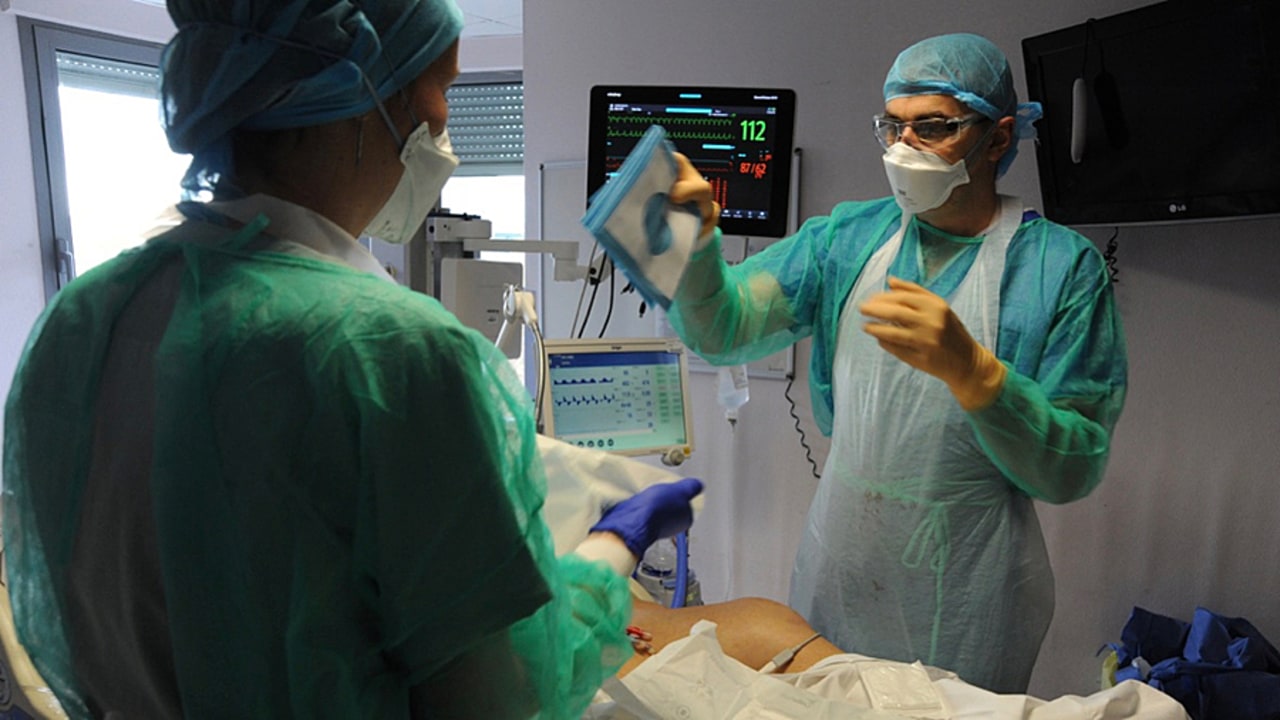 Ce 11 mai, les soignants des réanimations et unités de soins critiques sont appelés à la mobilisation par plusieurs syndicats. (Pascal Bachelet/BSIP)