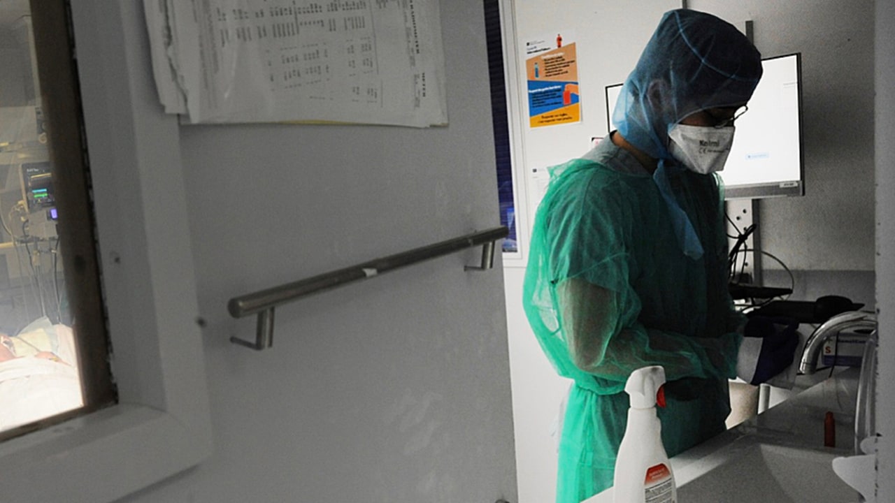 Les unités Covid mises en place dans les établissements autorisés en psychiatrie ont montré un effet protecteur pour les patients, selon une étude française inédite, avec un taux de mortalité réduit en comparaison avec une cohorte américaine. (Pascal Bachelet/BSIP)