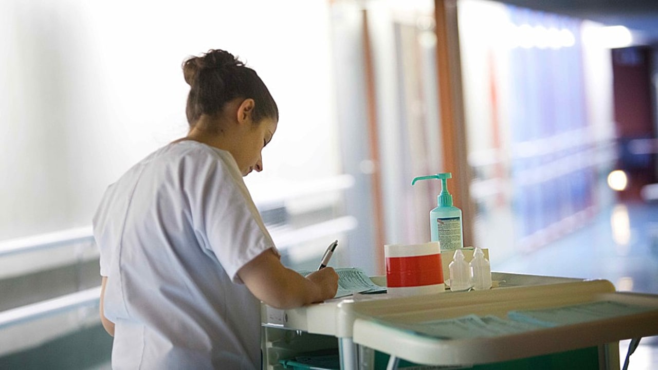 Les établissements médico-sociaux ont leur guide pratique pour les accompagner dans une démarche QVT. (Amélie Benoist/BSIP)