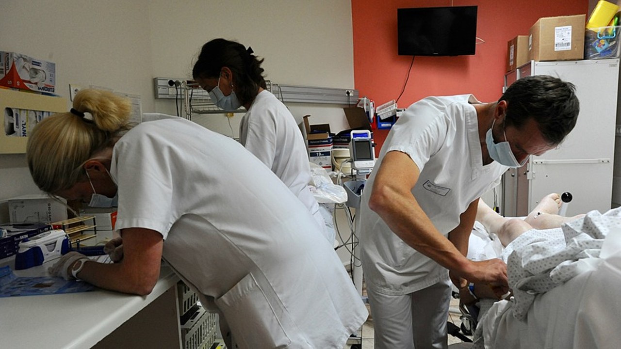 Pour le ministère des Solidarités et de la Santé, l'intégration des paramédicaux de catégorie A dans la grille "A-type" respecte les bornages indiciaires tout en l'adaptant pour que quatre grades puissent y prendre place. (Pascal Bachelet/BSIP)