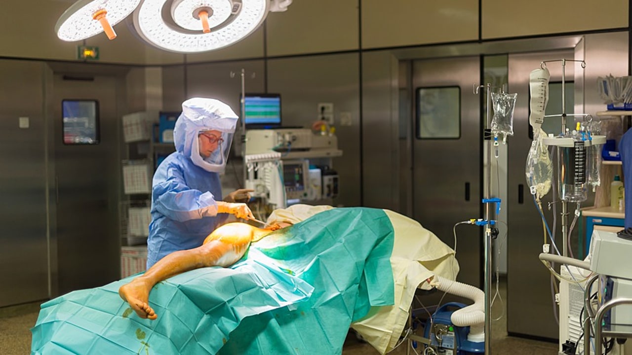 Dans l'immédiat, cinq spécialités chirurgicales sont directement concernées par l'outil Visuchir spécialités : la chirurgie digestive et viscérale ; l'orthopédie et la traumatologie ; l'ophtalmologie ; l'urologie ; l'ORL et le cervico-facial. (A. Noor/BSIP)