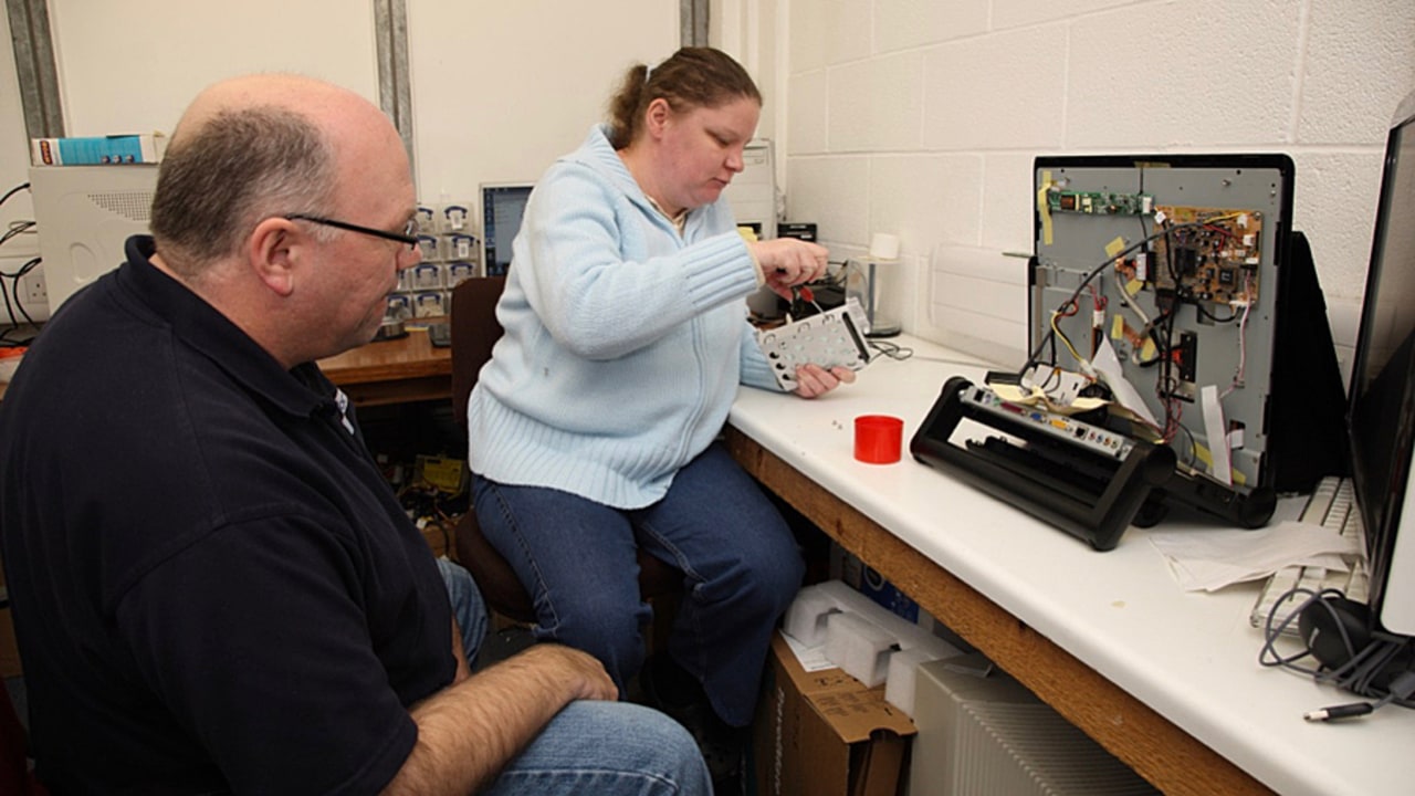L'exécutif annonce la création d'un droit de retour effectif pour les travailleurs handicapés accompagnés en Esat. (John Birdsall/BSIP)