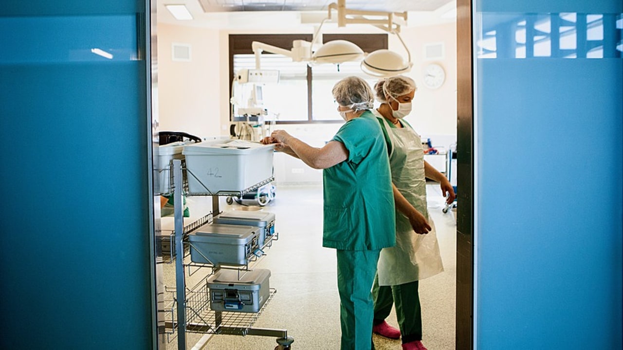 Gelé en quasi continu depuis 2010, le point d'indice va le rester encore quelques temps. Pour le Gouvernement, un déblocage généralisé à l'ensemble de la fonction publique se révèlerait "inéquitable", "coûteux" et "électoraliste". (Amélie Benoist/BSIP)