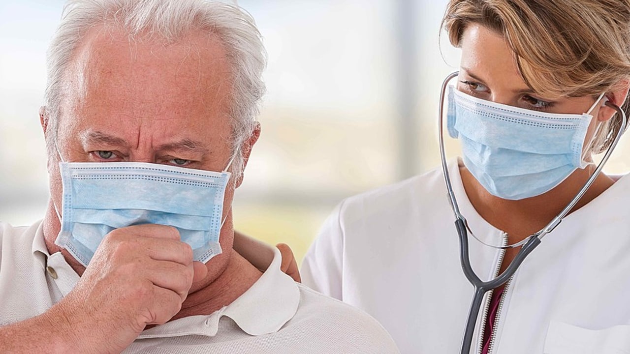 Des logiques de coopération existent entre le sanitaire et le médico-social mais la question de la gouvernance reste posée. (Chassenet/BSIP)