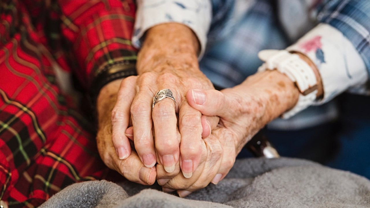 Le think tank préconise le développement de lits doubles médicalisés et l'instauration d'un référent vit affective, intime et sexuelle dans chaque structure. (Tetra/BSIP)