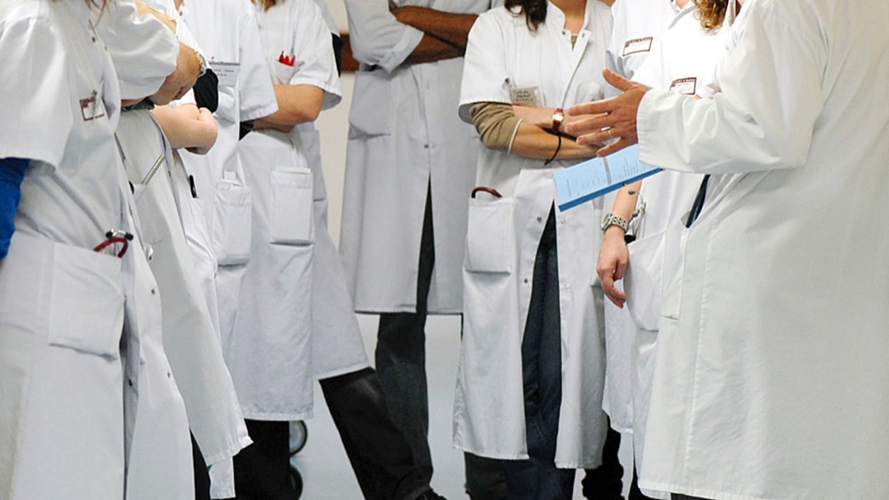 Le déploiement de la réforme du 3e cycle des études de médecine se poursuit avec la publication d'un nouveau décret. (José Oto/BSIP)