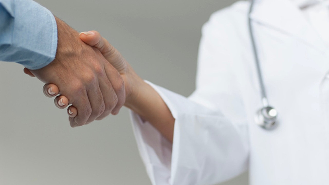 Six à huit binômes seront sélectionnés par le comité du mentorat pour expérimenter le dispositif en Nouvelle-Aquitaine. (Altopress.Photoalto/BSIP)