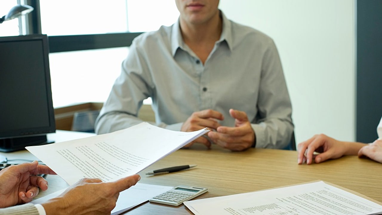 Dans les établissements publics de santé, sociaux et médico-sociaux, seuls 7,5% des responsables en charge des ressources humaines pressentent une amélioration de la situation RH d'ici la fin décembre. À l'opposé, ils sont 40% à anticiper une détérioration. (AltoPress/PhotoAlto/BSIP)