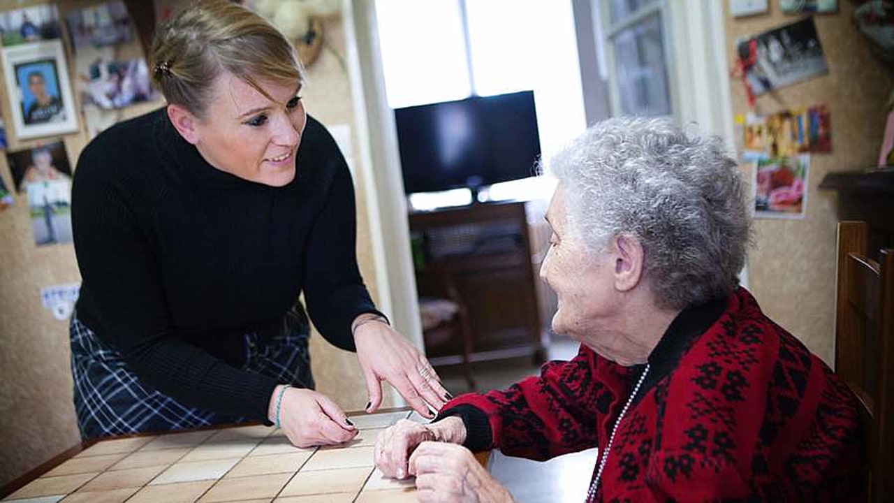 Le modèle proposé par le Gouvernement conditionne le versement de la dotation qualité à la conclusion d'un Cpom. (Amélie Benoist/BSIP)