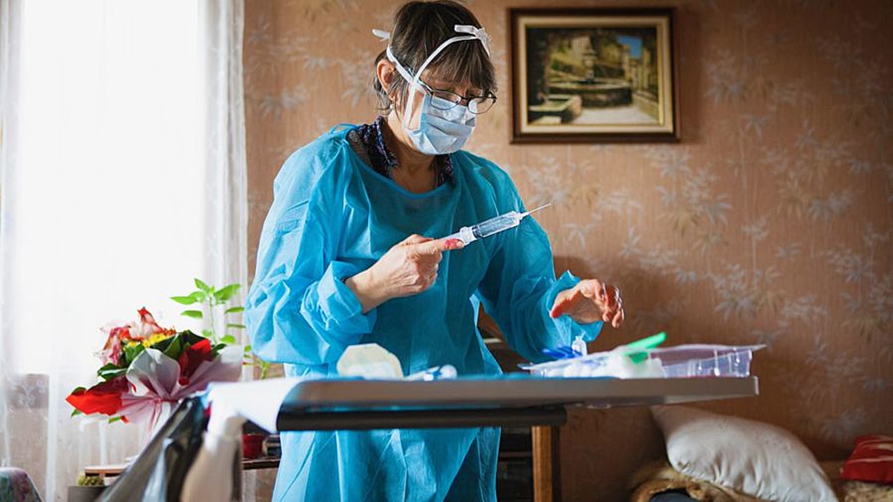 L'immunothérapie injectable à domicile apporte du confort au patient, permet d'espacer les venues et favorise le maintien l'intégrité sociale, familiale et professionnelle. (Amélie Benoist / BSIP)