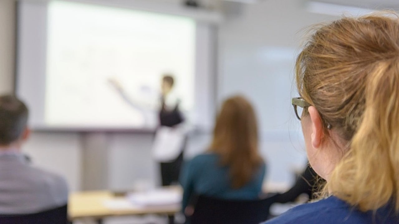 Avec la transformation du secteur de l'accompagnement médico-social, les professionnels des MDPH sont également appelés à voir leurs compétences évoluer. (Image Source/BSIP)