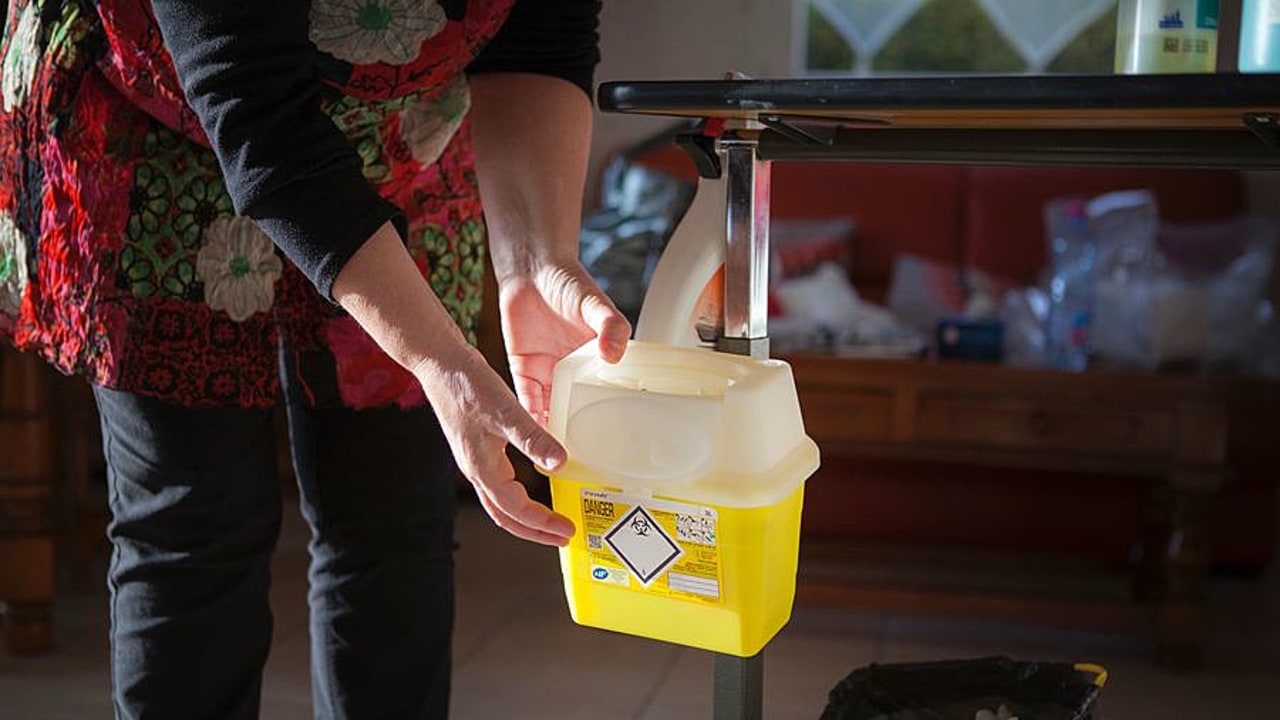 L'élimination des Dasria incombe à l’HAD, que les soins aient été effectués par un salarié de l’HAD ou par un intervenant libéral. (Amélie Benoist/BSIP)